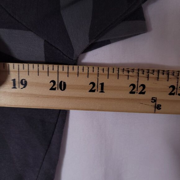 Gymshark Critical T Shirt Mens Medium Gray Camo Active - Picture 7 of 11